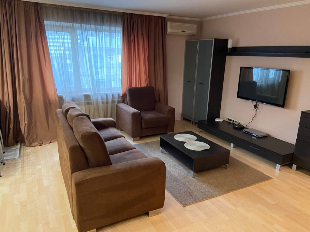 бульвар Лесі Українки, буд. 3
